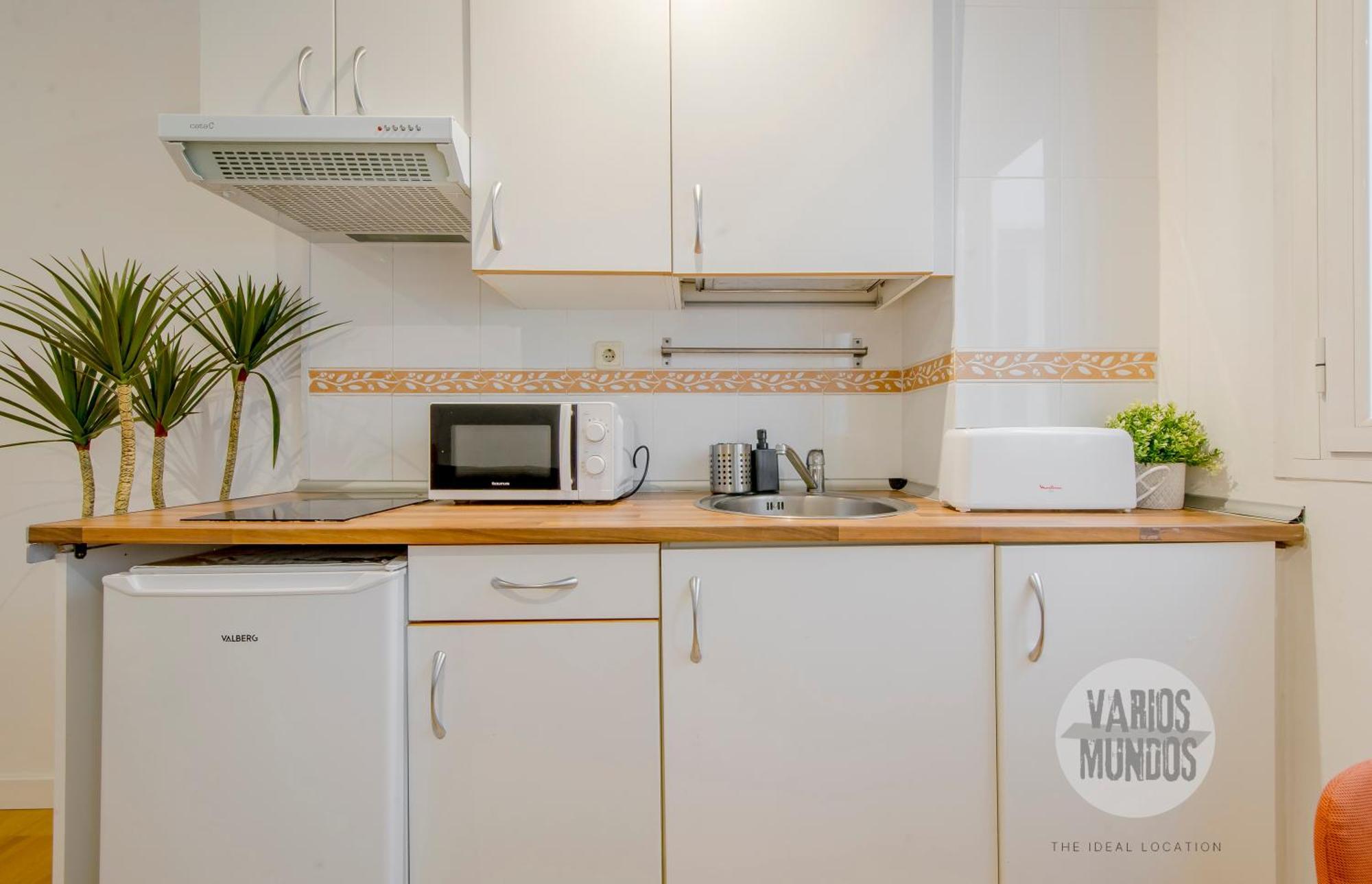 Escapada 3 En Sol, Conoce Concepcion Jeronima Apartament Madrid